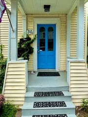 30 Cherry St A, Northampton, MA 01060