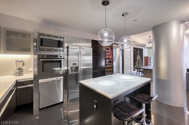 3722 Las Vegas Boulevard 907, Las Vegas, NV 89158