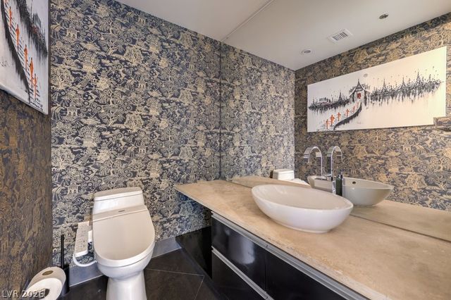 3722 Las Vegas Boulevard 907, Las Vegas, NV 89158