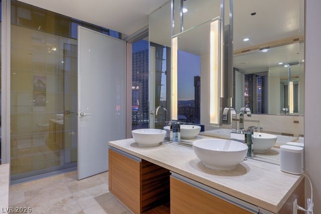3722 Las Vegas Boulevard 907, Las Vegas, NV 89158
