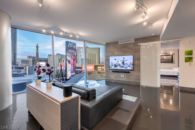 3722 Las Vegas Boulevard 907, Las Vegas, NV 89158