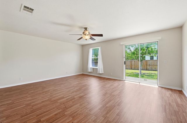 195 Musgrav, Kyle, TX 78640