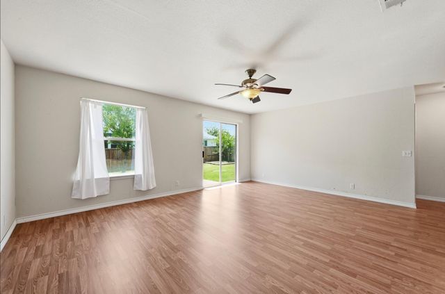 195 Musgrav, Kyle, TX 78640