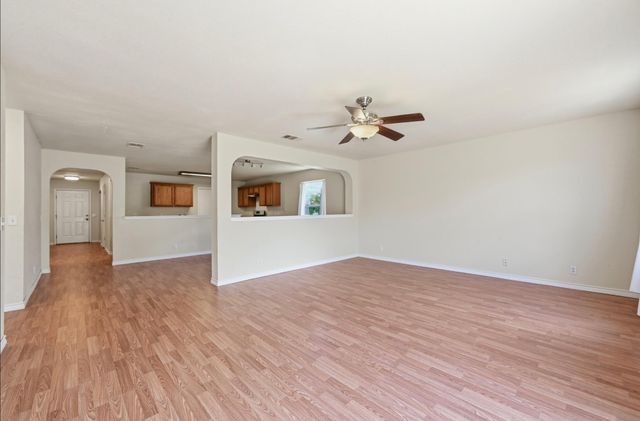 195 Musgrav, Kyle, TX 78640