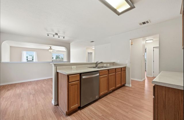 195 Musgrav, Kyle, TX 78640