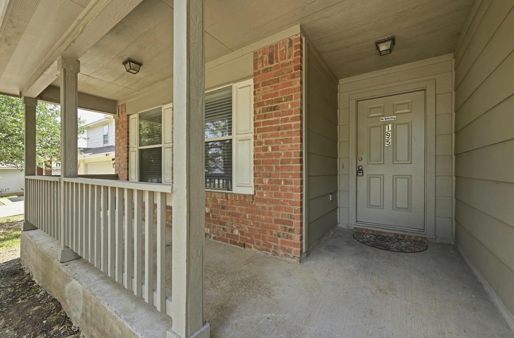 195 Musgrav, Kyle, TX 78640