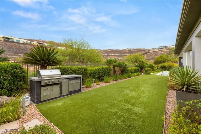 584 Saint Croix Street, Henderson, NV 89012