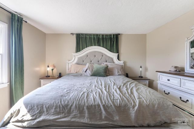 1059 Pinewood Cir, Twin Falls, ID 83301