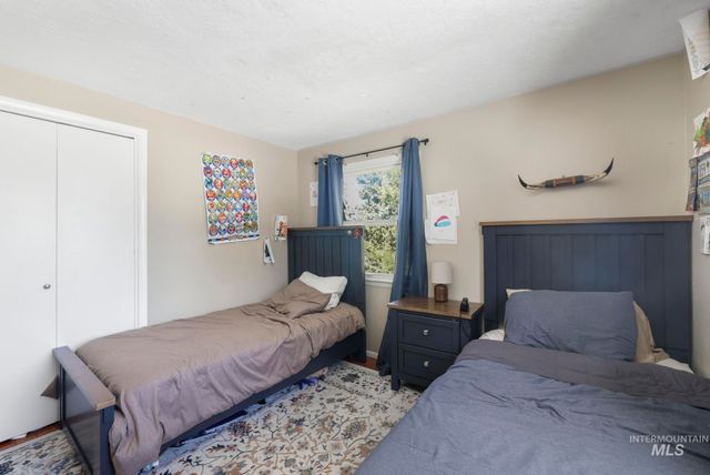 1059 Pinewood Cir, Twin Falls, ID 83301