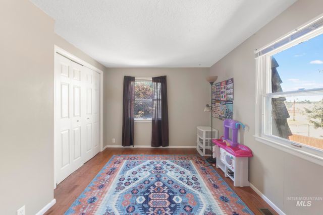 1059 Pinewood Cir, Twin Falls, ID 83301