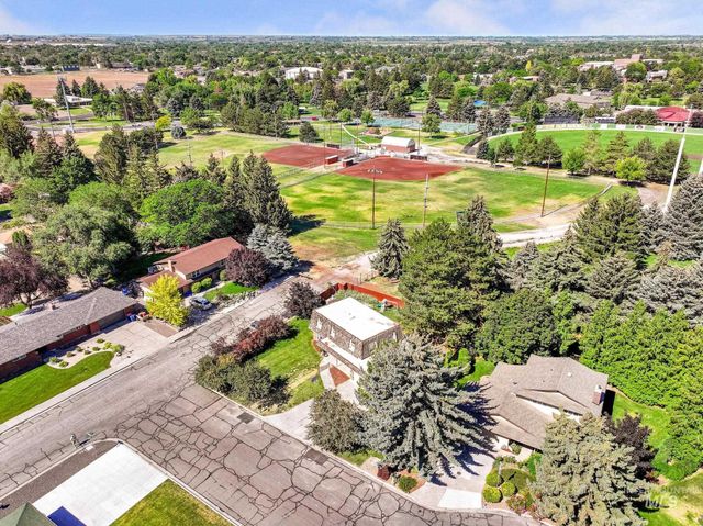 1059 Pinewood Cir, Twin Falls, ID 83301