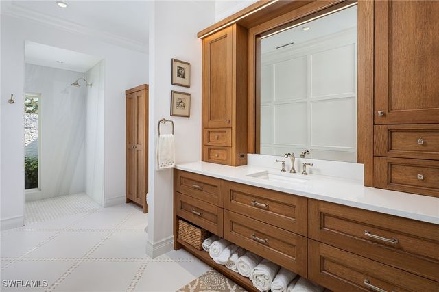 6975 Greentree DR, Naples, FL 34108