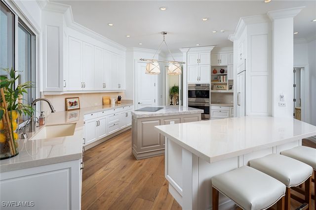 6975 Greentree DR, Naples, FL 34108