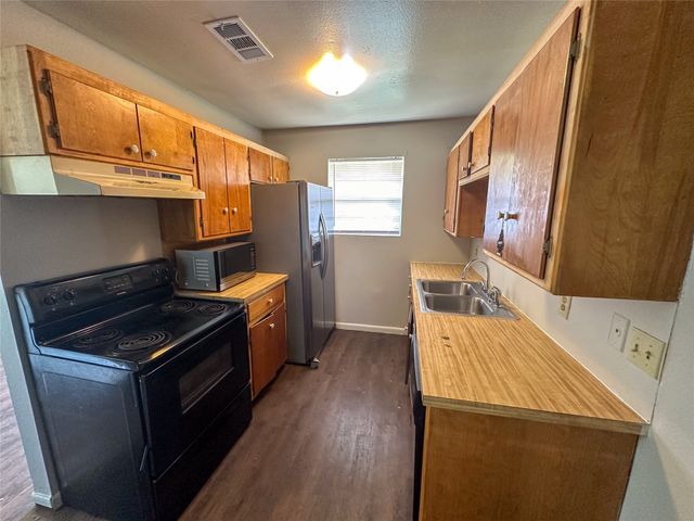 103 S Burdette Avenue, Sherman, TX 75090