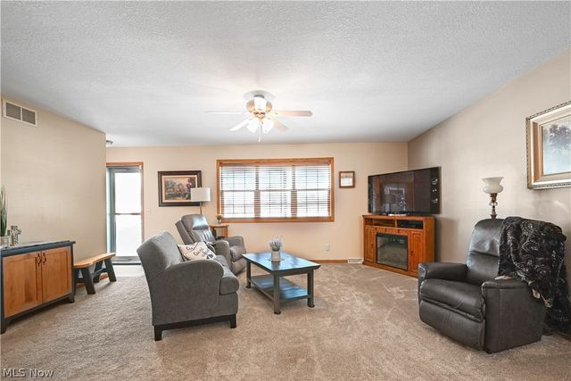 2370 Davis Peck Road, Cortland, OH 44410