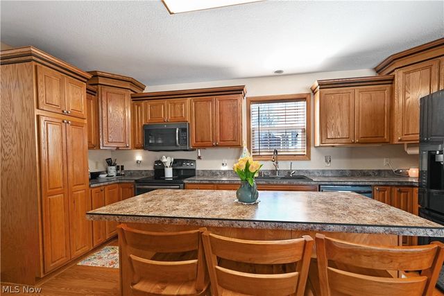 2370 Davis Peck Road, Cortland, OH 44410