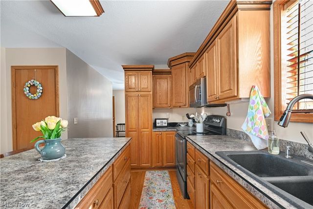 2370 Davis Peck Road, Cortland, OH 44410