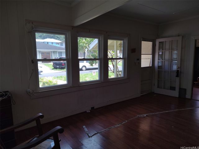 2627 Namauu Drive, Honolulu, HI 96817
