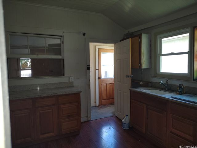2627 Namauu Drive, Honolulu, HI 96817