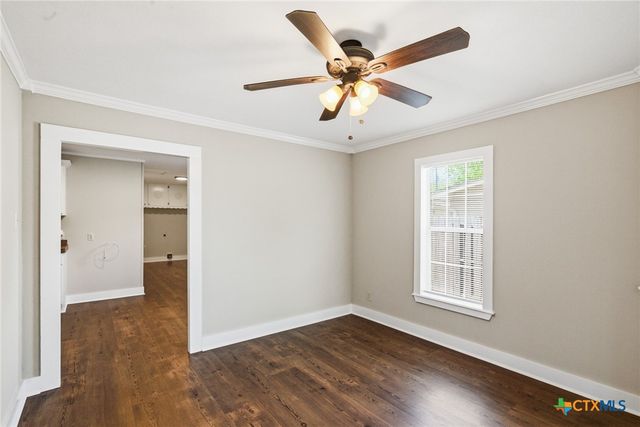 1406 N Clinton Street, Cuero, TX 77954