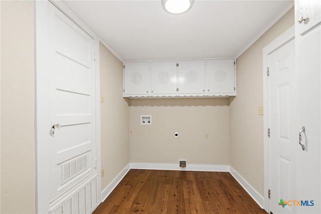 1406 N Clinton Street, Cuero, TX 77954