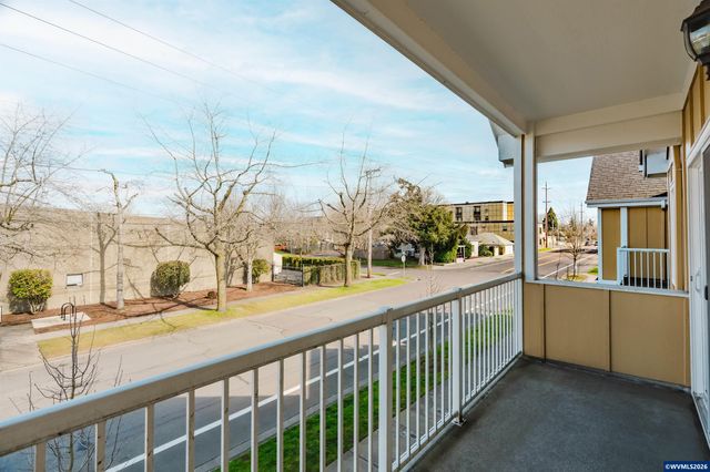 384 Market St NE, Salem, OR 97301