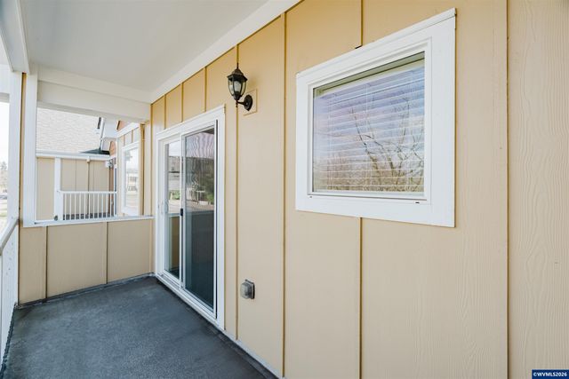 384 Market St NE, Salem, OR 97301