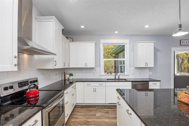 2937 Baywood Drive, Jenison, MI 49428