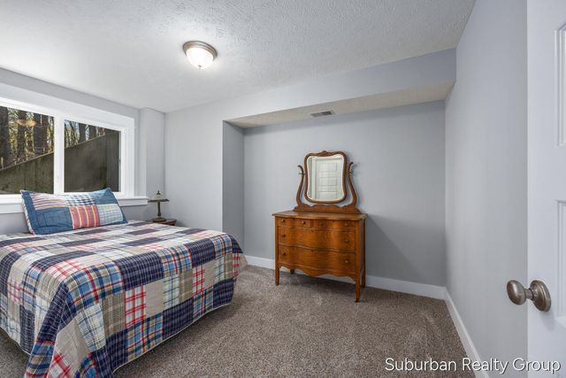 2937 Baywood Drive, Jenison, MI 49428