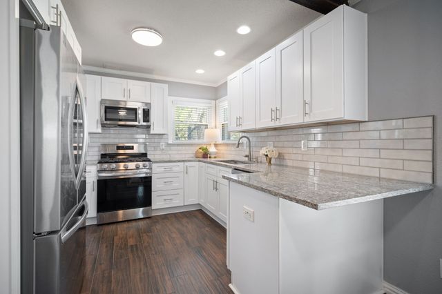 2617 Benbrook Boulevard, Fort Worth, TX 76109