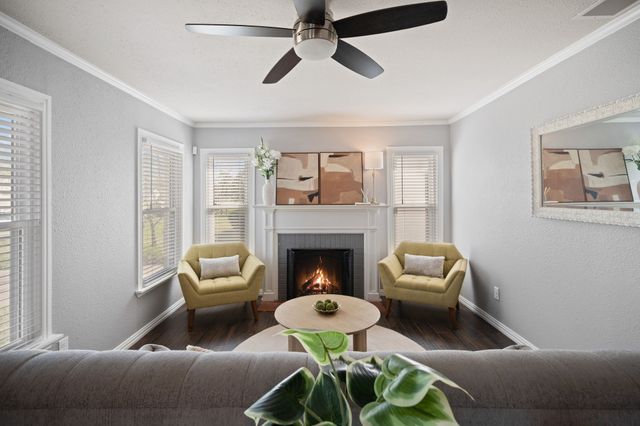 2617 Benbrook Boulevard, Fort Worth, TX 76109