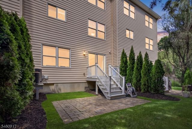 7 Christina Ct, Fairfield Twp., NJ 07004