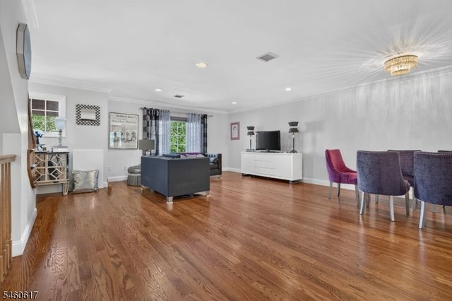 7 Christina Ct, Fairfield Twp., NJ 07004