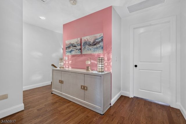 7 Christina Ct, Fairfield Twp., NJ 07004