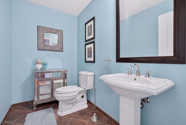 7 Christina Ct, Fairfield Twp., NJ 07004