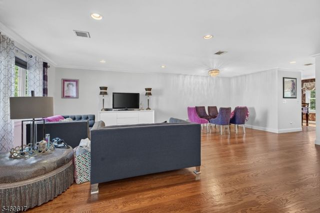 7 Christina Ct, Fairfield Twp., NJ 07004