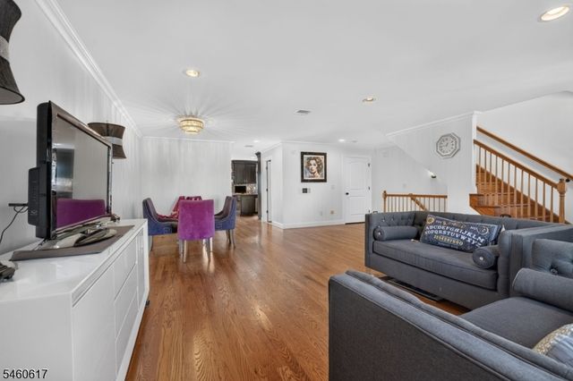 7 Christina Ct, Fairfield Twp., NJ 07004