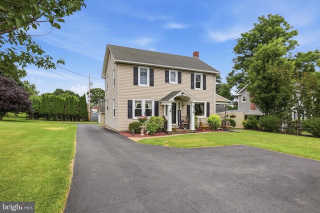 418 E BROADWAY, Red Lion, PA 17356
