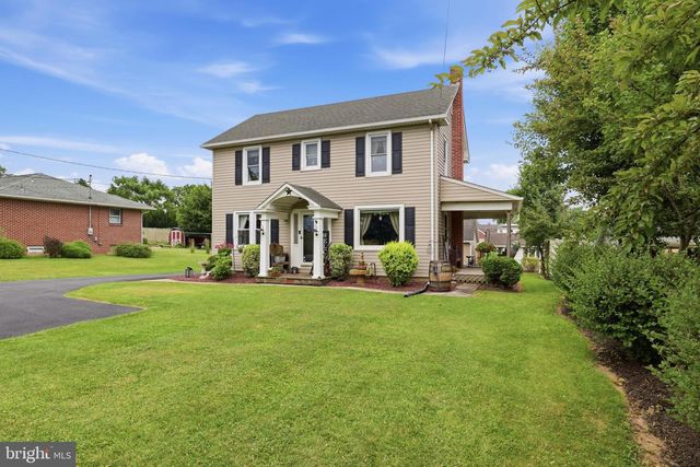 418 E BROADWAY, Red Lion, PA 17356