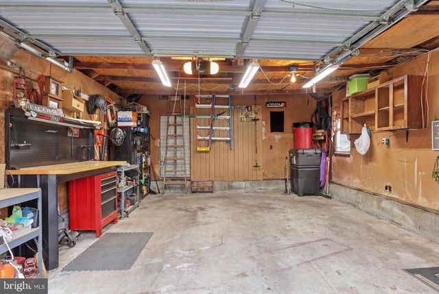 418 E BROADWAY, Red Lion, PA 17356