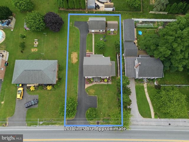 418 E BROADWAY, Red Lion, PA 17356
