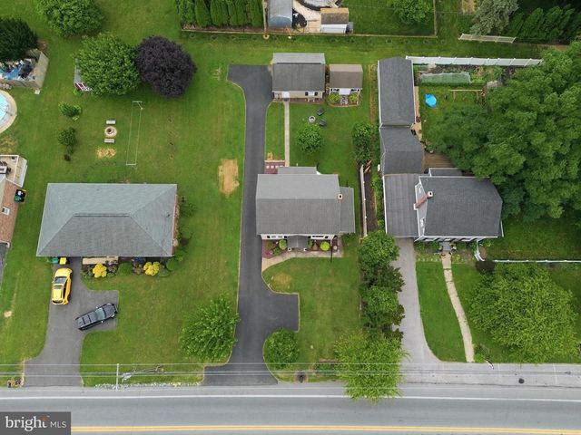 418 E BROADWAY, Red Lion, PA 17356