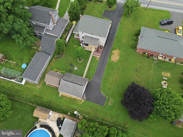 418 E BROADWAY, Red Lion, PA 17356