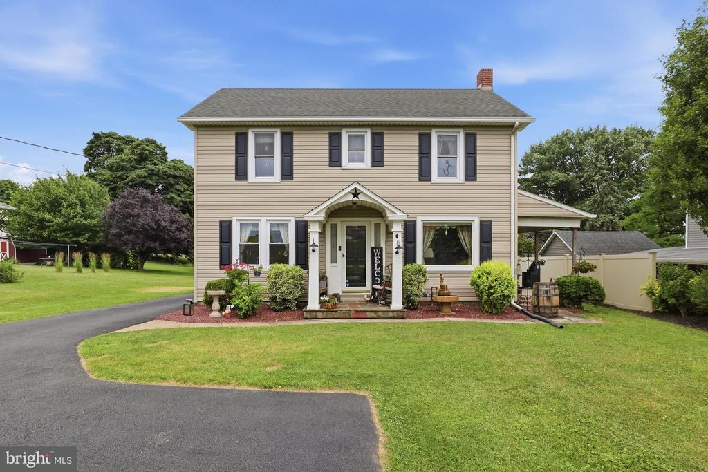 418 E BROADWAY, Red Lion, PA 17356