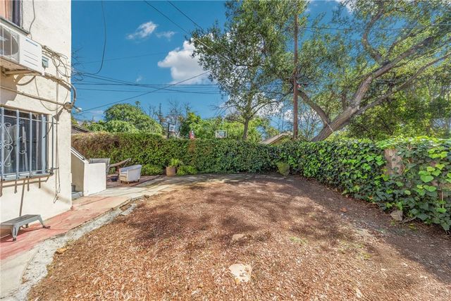 1562 N Lake Avenue, Pasadena, CA 91104