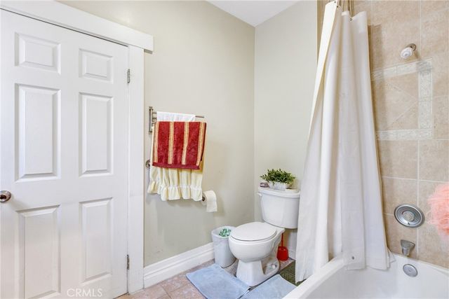 1562 N Lake Avenue, Pasadena, CA 91104