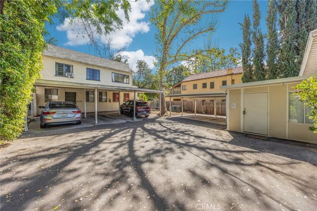 1562 N Lake Avenue, Pasadena, CA 91104