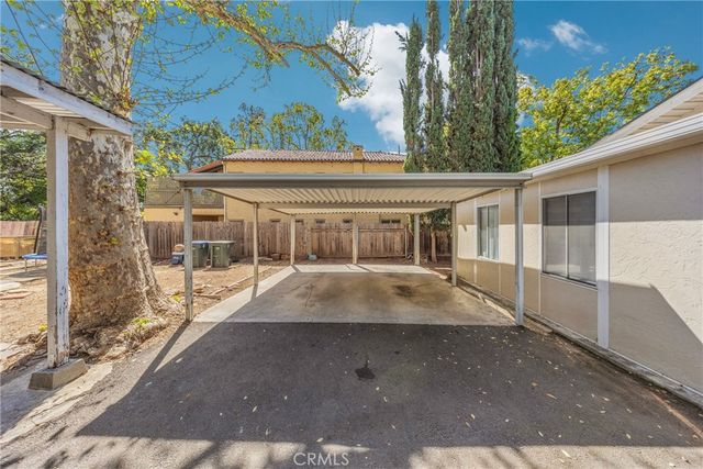 1562 N Lake Avenue, Pasadena, CA 91104