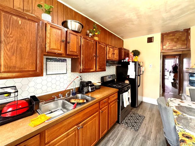 49 Benkard Avenue, Newburgh, NY 12550