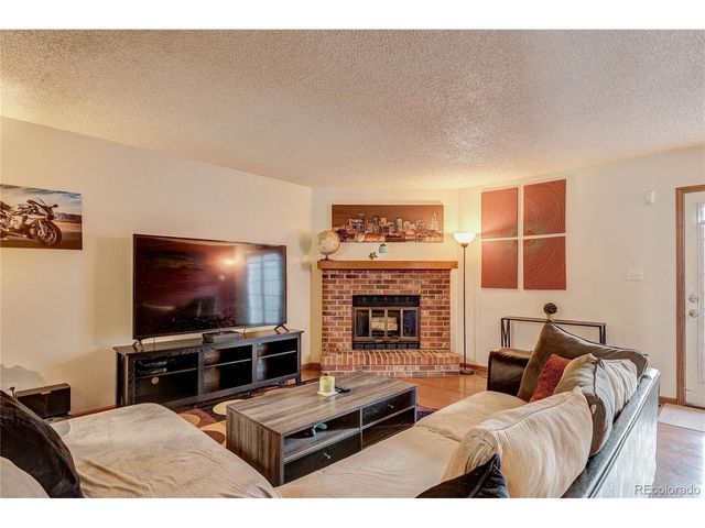2054 S Balsam St, Lakewood, CO 80227
